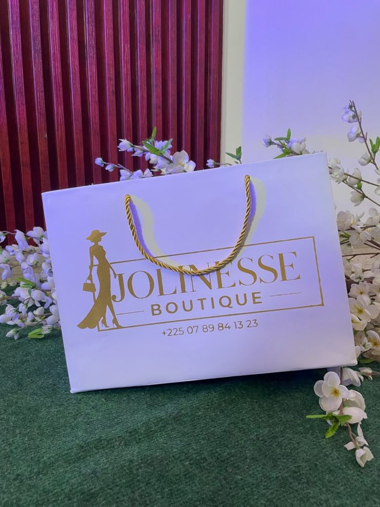 Jolinesse Boutique · Sac papier, logo doré